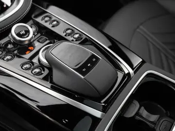 ASTON MARTIN DBX 707 V8 4x4