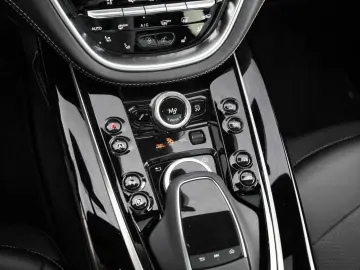 ASTON MARTIN DBX 707 V8 4x4