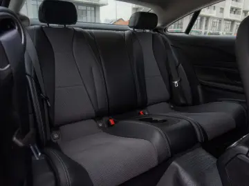 Mercedes-Benz E 200 Coupe