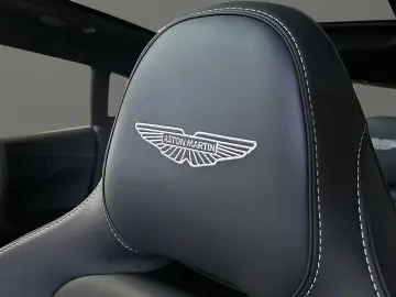 ASTON MARTIN DBX 707 Onyx Black Dark Knight Bowers & Wilkins