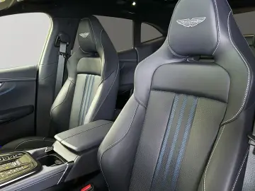 ASTON MARTIN DBX 707 Onyx Black Dark Knight Bowers & Wilkins