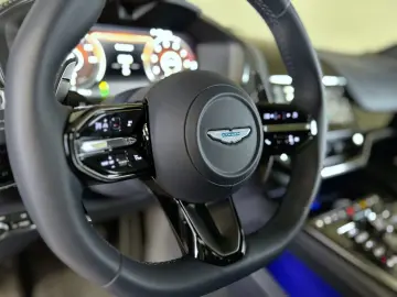 ASTON MARTIN DBX 707 Onyx Black Dark Knight Bowers & Wilkins