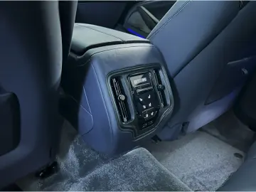 ASTON MARTIN DBX 707 Onyx Black Dark Knight Bowers & Wilkins