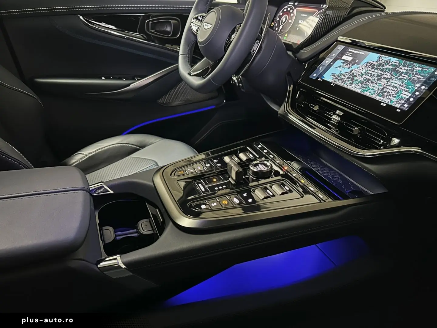 ASTON MARTIN DBX 707 Onyx Black Dark Knight Bowers & Wilkins