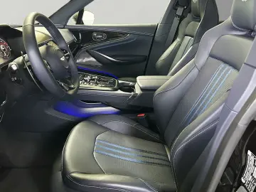 ASTON MARTIN DBX 707 Onyx Black Dark Knight Bowers & Wilkins