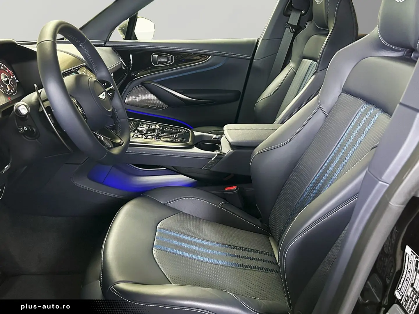 ASTON MARTIN DBX 707 Onyx Black Dark Knight Bowers & Wilkins