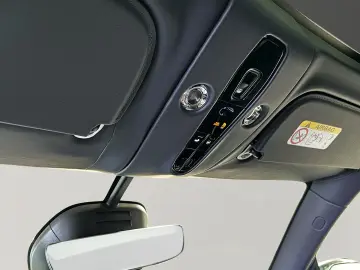 ASTON MARTIN DBX 707 Onyx Black Dark Knight Bowers & Wilkins