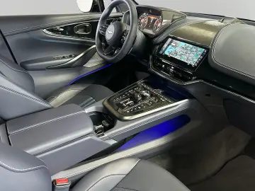 ASTON MARTIN DBX 707 Onyx Black Dark Knight Bowers & Wilkins