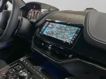 ASTON MARTIN DBX 707 Onyx Black Dark Knight Bowers & Wilkins