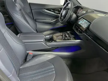 ASTON MARTIN DBX 707 Onyx Black Dark Knight Bowers & Wilkins