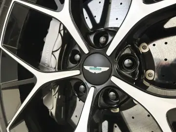 ASTON MARTIN DBX 707 Onyx Black Dark Knight Bowers & Wilkins