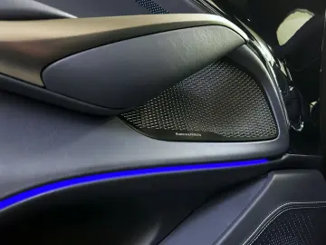 ASTON MARTIN DBX 707 Onyx Black Dark Knight Bowers & Wilkins