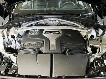 ASTON MARTIN DBX 707 Onyx Black Dark Knight Bowers & Wilkins