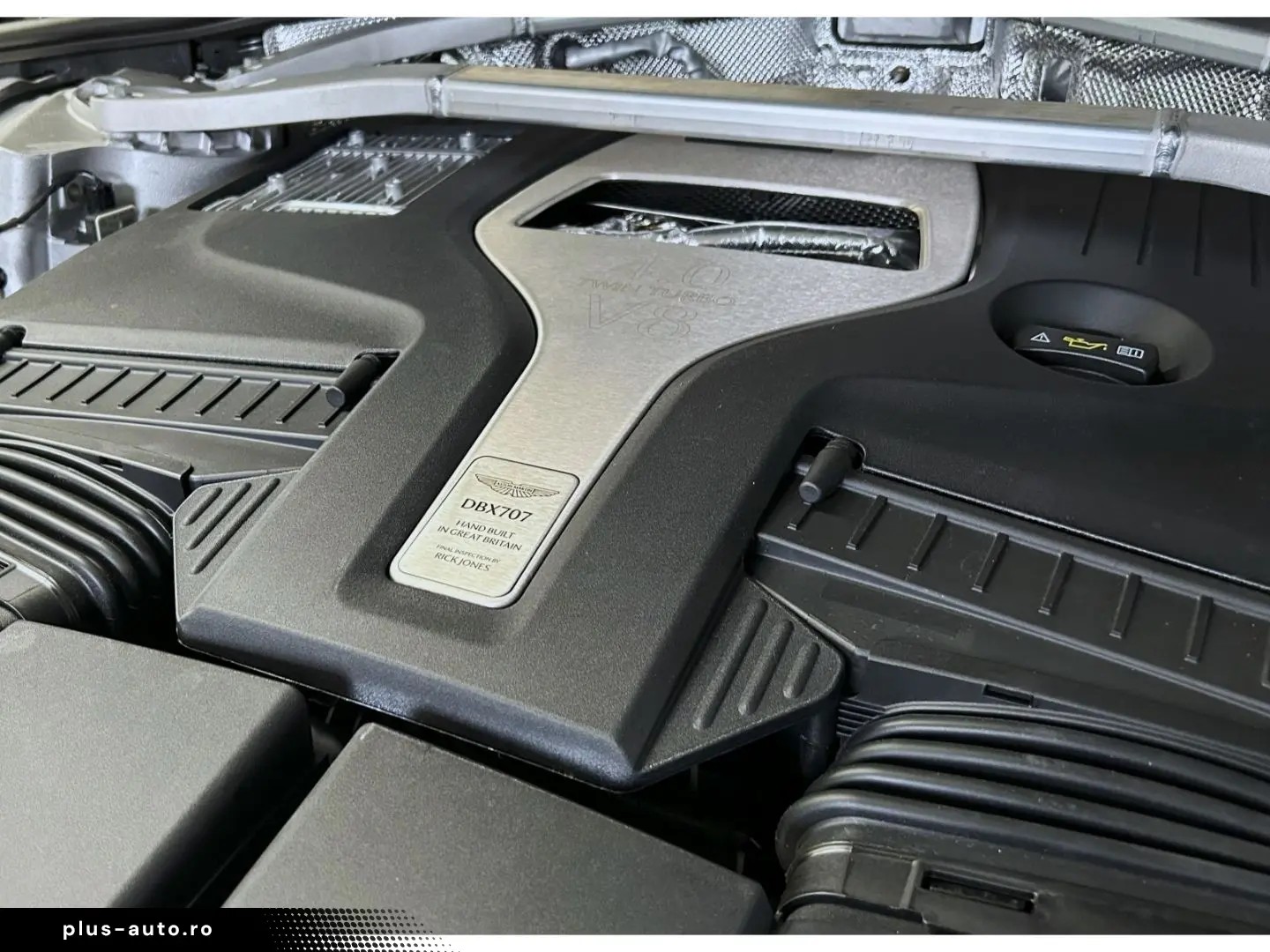 ASTON MARTIN DBX 707 Onyx Black Dark Knight Bowers & Wilkins