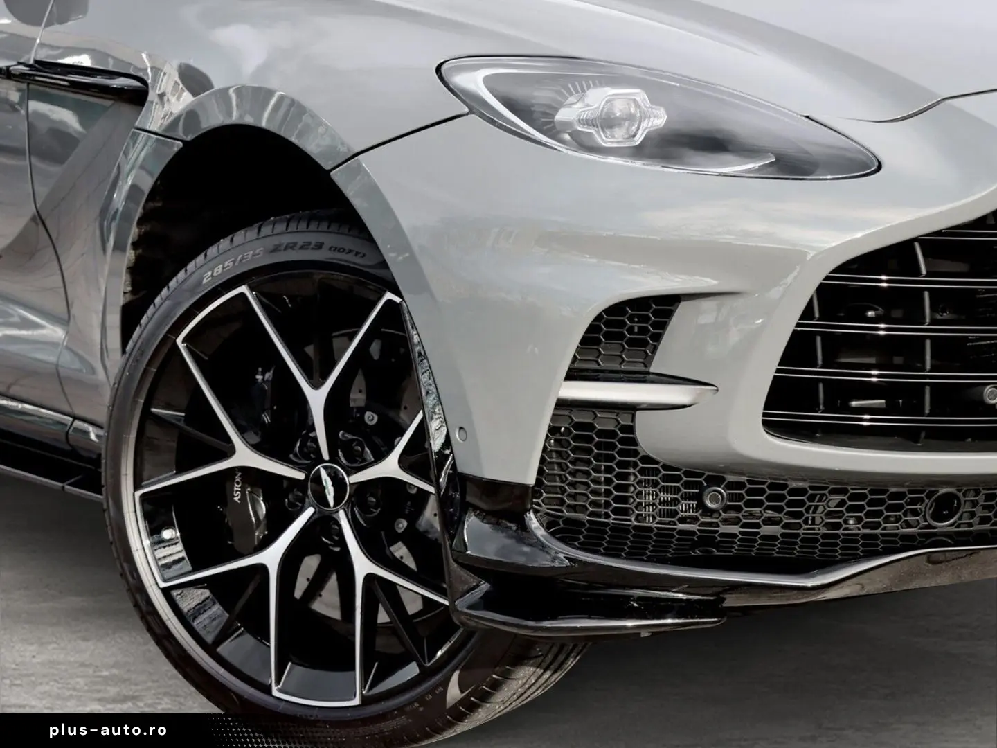 ASTON MARTIN DBX 707 UPE 274.360 -€ China Grey   Onyx Black