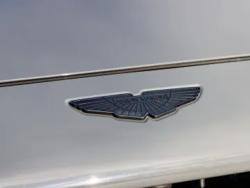 ASTON MARTIN DBX 707 UPE 274.360 -€ China Grey   Onyx Black