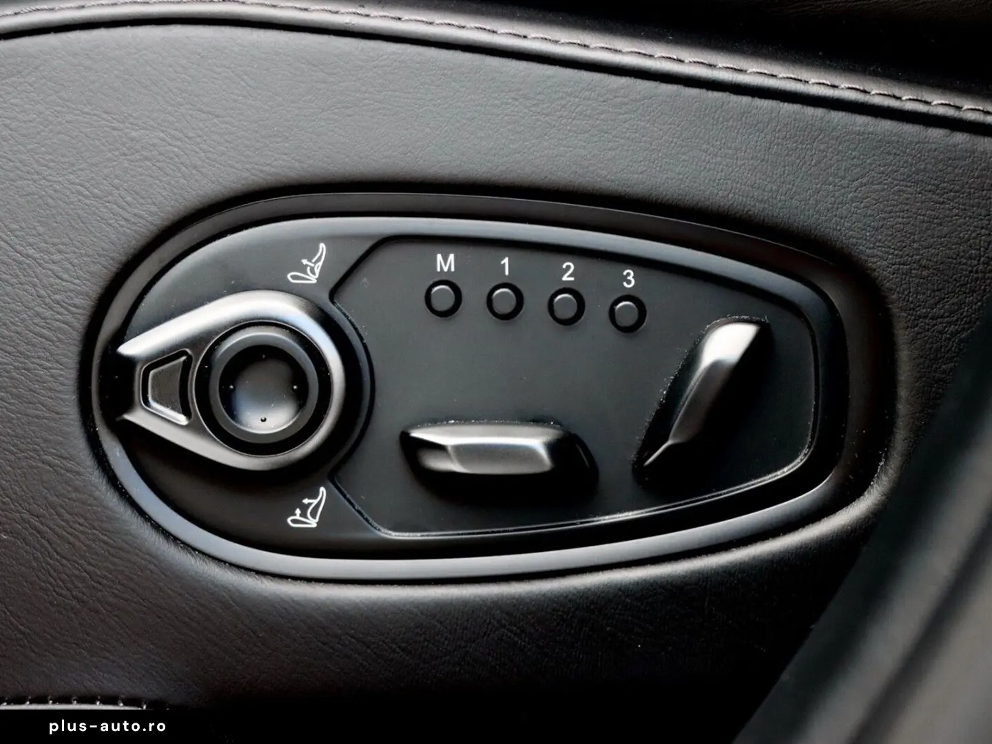 ASTON MARTIN DBX 707 UPE 274.360 -€ China Grey   Onyx Black