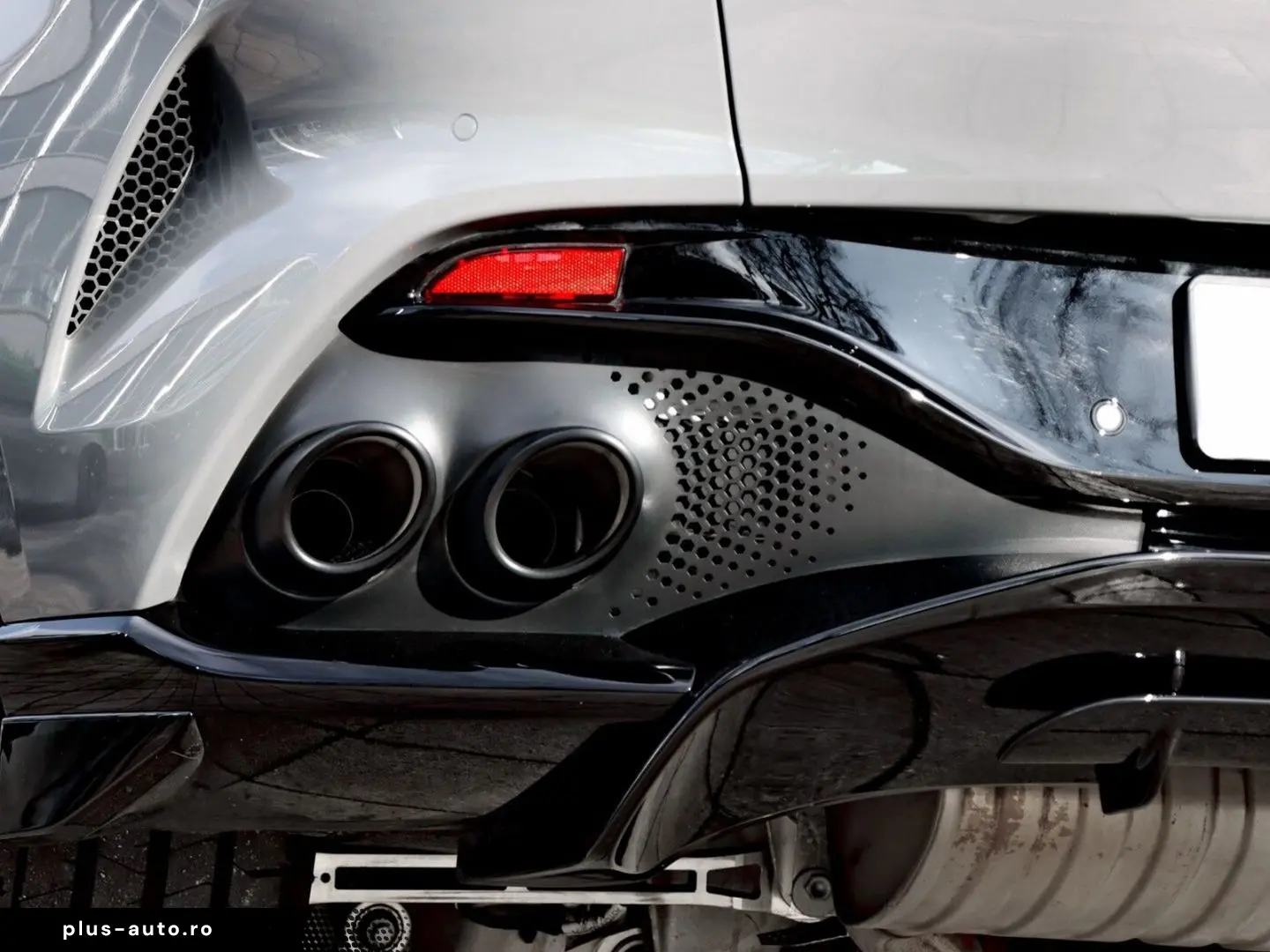 ASTON MARTIN DBX 707 UPE 274.360 -€ China Grey   Onyx Black