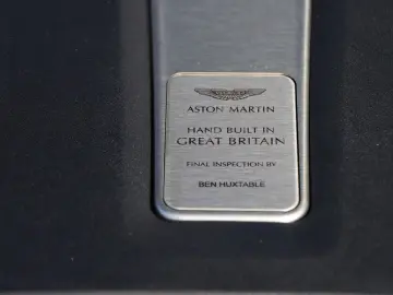 ASTON MARTIN DBX 707 UPE 274.360 -€ China Grey   Onyx Black