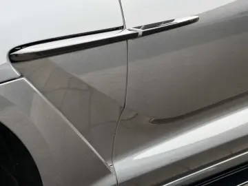 ASTON MARTIN DBX 707 Xenon Grey Onyx Black