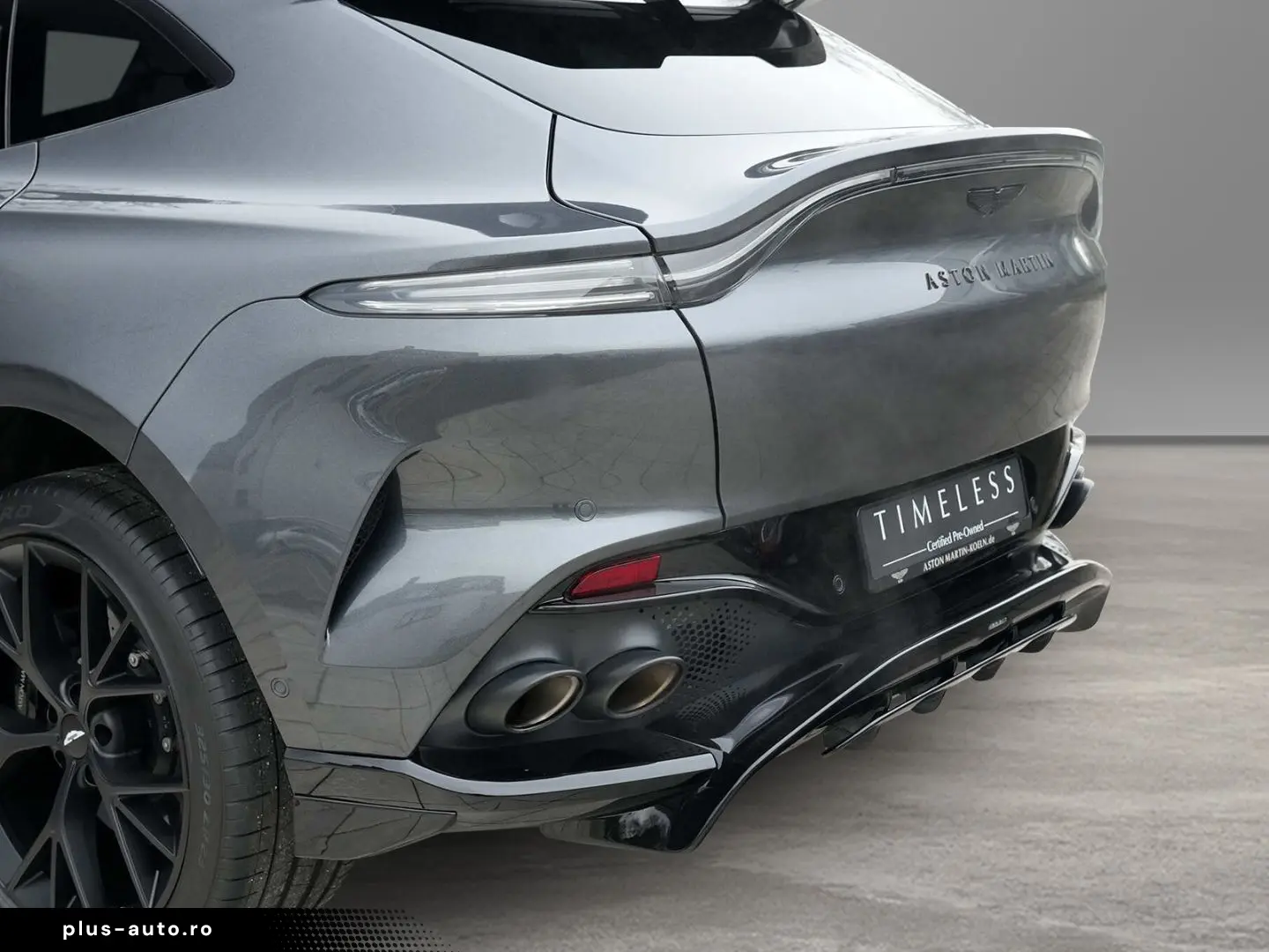 ASTON MARTIN DBX 707 Xenon Grey Onyx Black