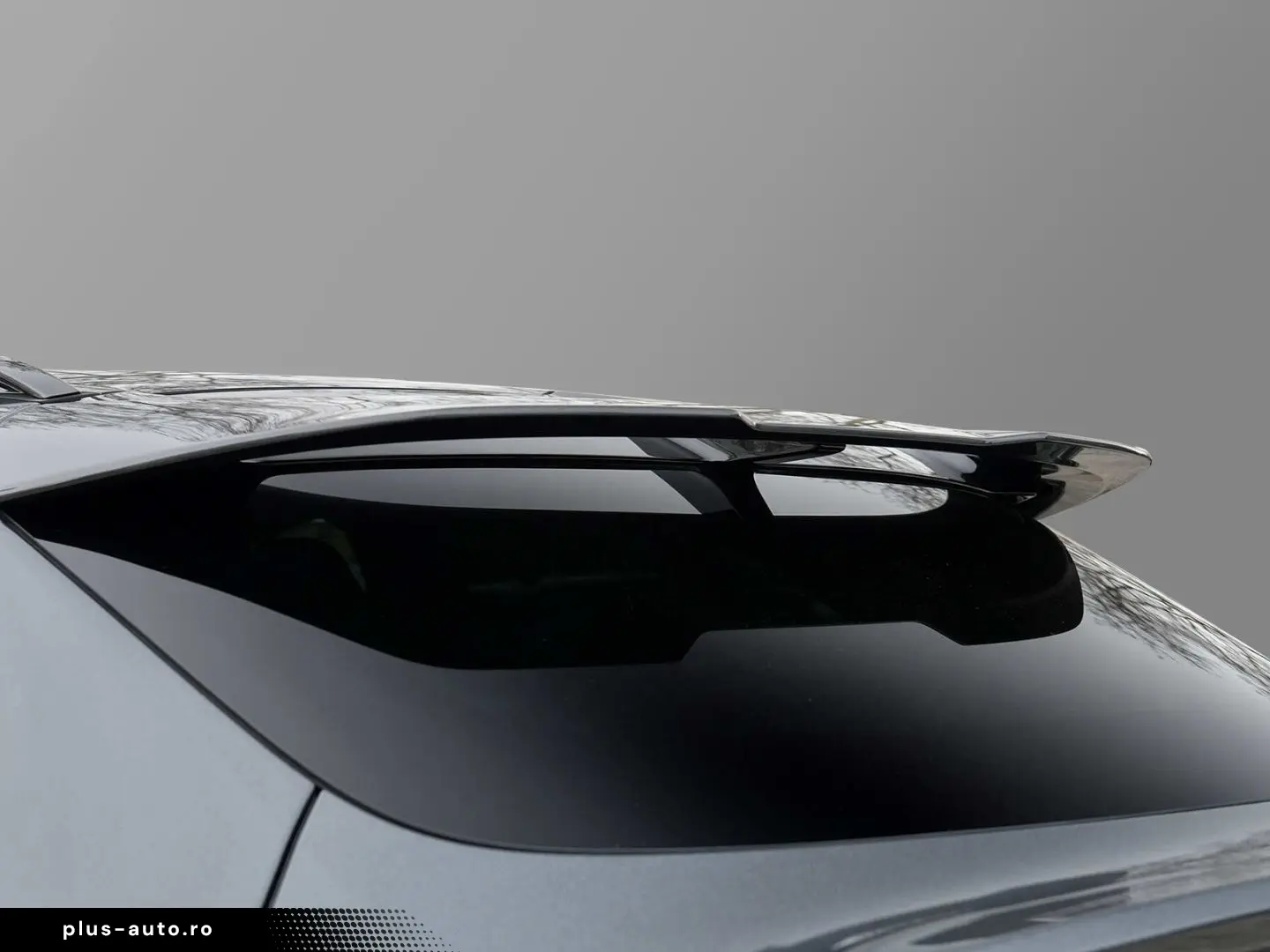 ASTON MARTIN DBX 707 Xenon Grey Onyx Black