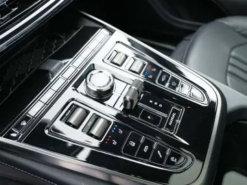 ASTON MARTIN DBX 707 Xenon Grey Onyx Black