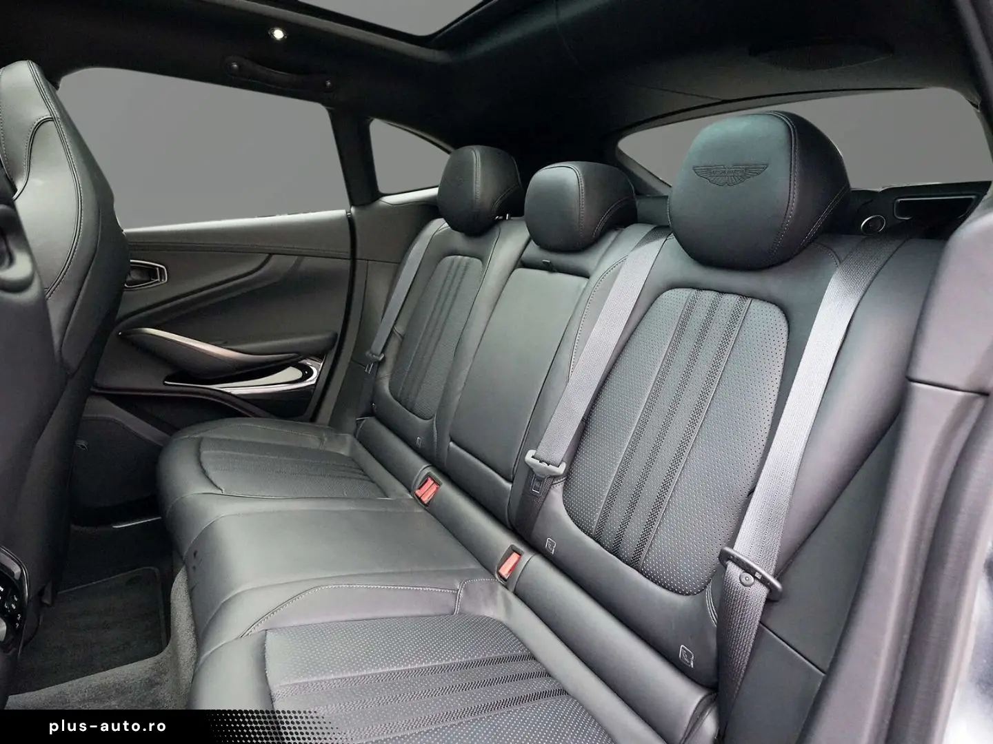 ASTON MARTIN DBX 707 Xenon Grey Onyx Black