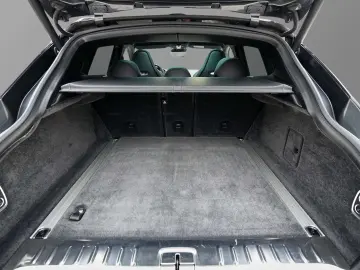 ASTON MARTIN DBX 707 Xenon Grey Onyx Black