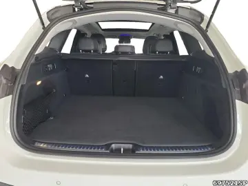 MERCEDES-BENZ GLC 200 4M AMG  AHK Pano 360  Ambiente KEYLESS