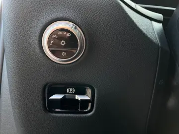 MERCEDES-BENZ GLC 300 de 4M Edition-AMG AHK 20 WiP 360 DISTR