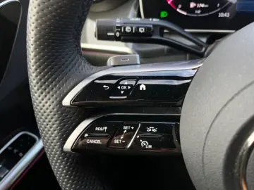 MERCEDES-BENZ GLC 300 de 4M Edition-AMG AHK 20 WiP 360 DISTR