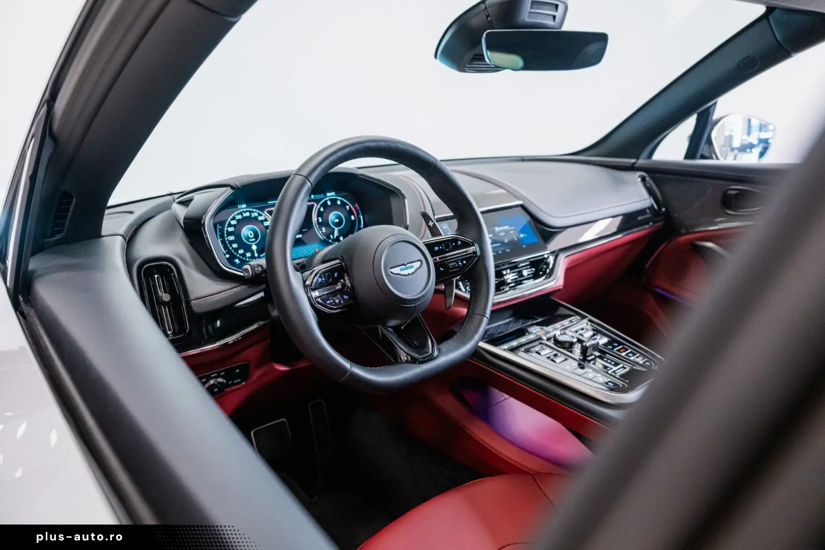 ASTON MARTIN 4.0 V8 DBX707 25MY Full Options