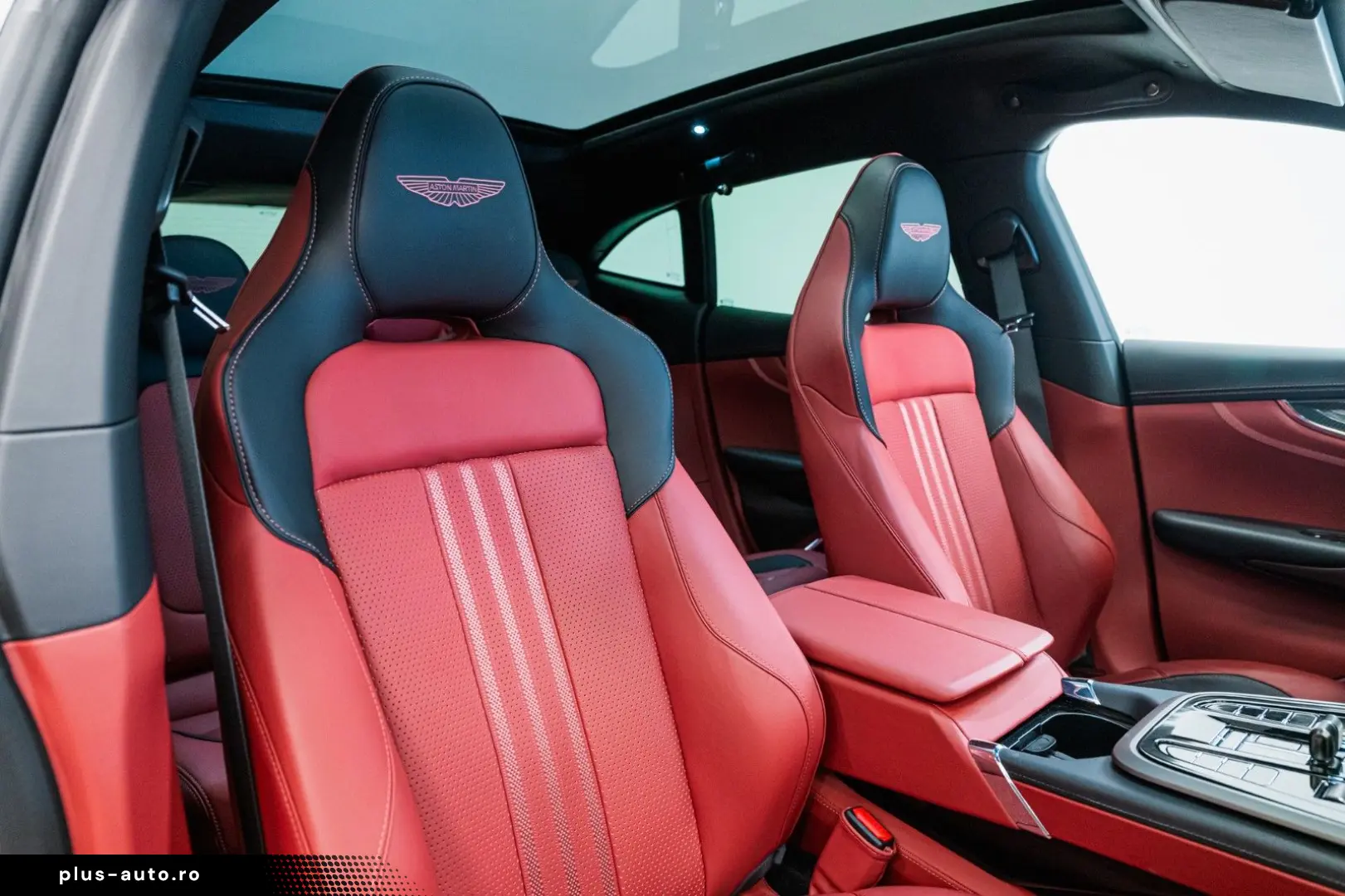 ASTON MARTIN 4.0 V8 DBX707 25MY Full Options