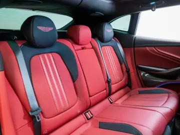 ASTON MARTIN 4.0 V8 DBX707 25MY Full Options