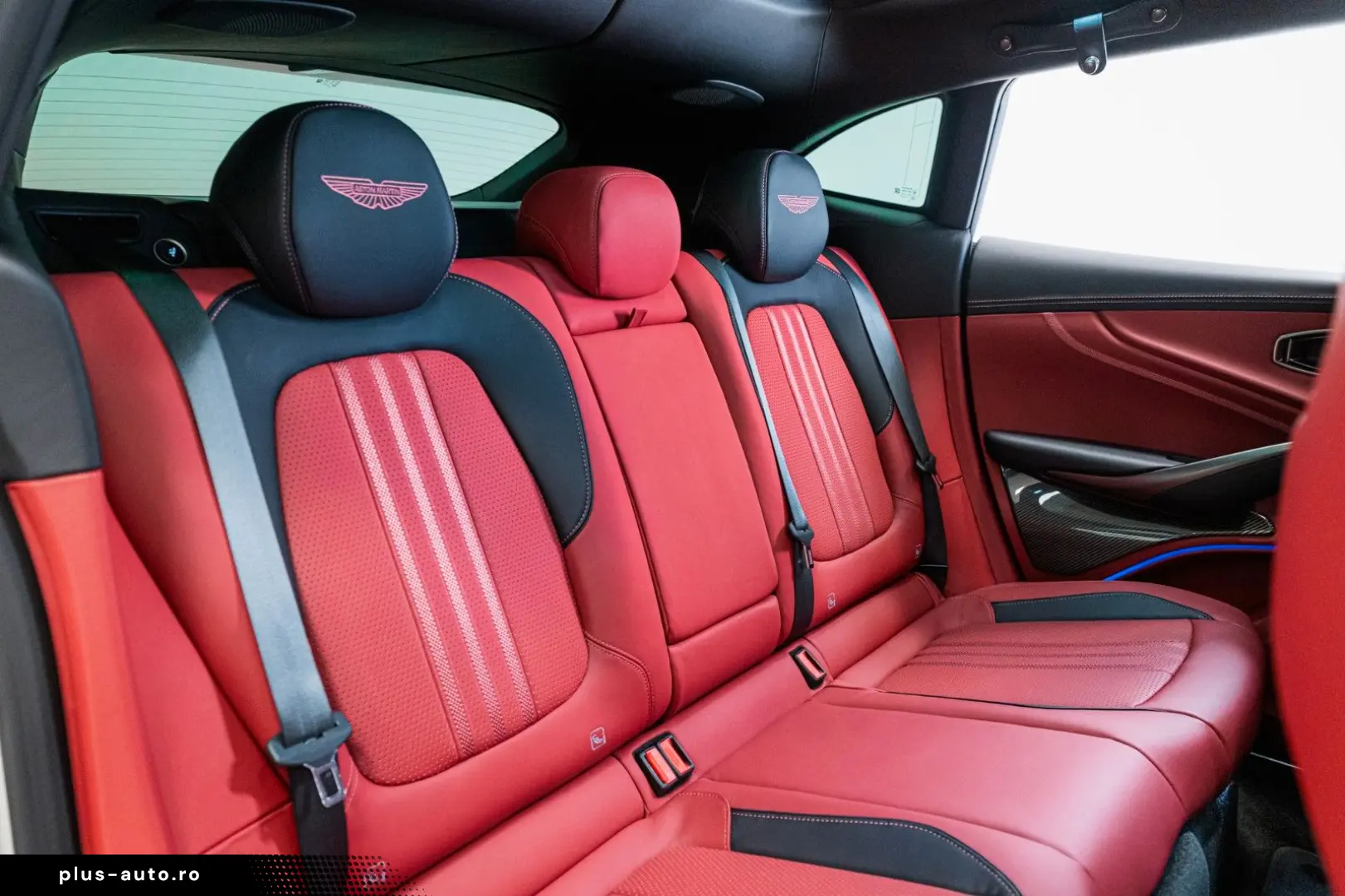 ASTON MARTIN 4.0 V8 DBX707 25MY Full Options