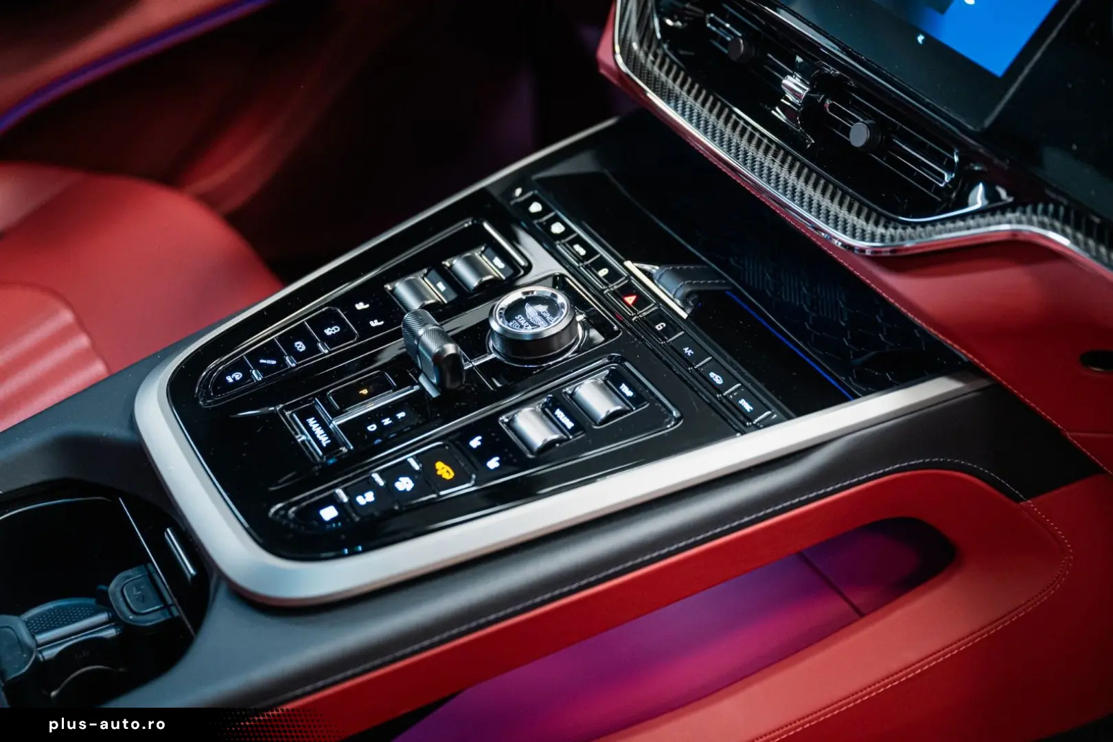 ASTON MARTIN 4.0 V8 DBX707 25MY Full Options