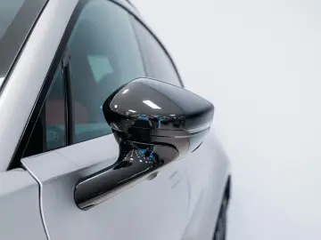 ASTON MARTIN 4.0 V8 DBX707 25MY Full Options