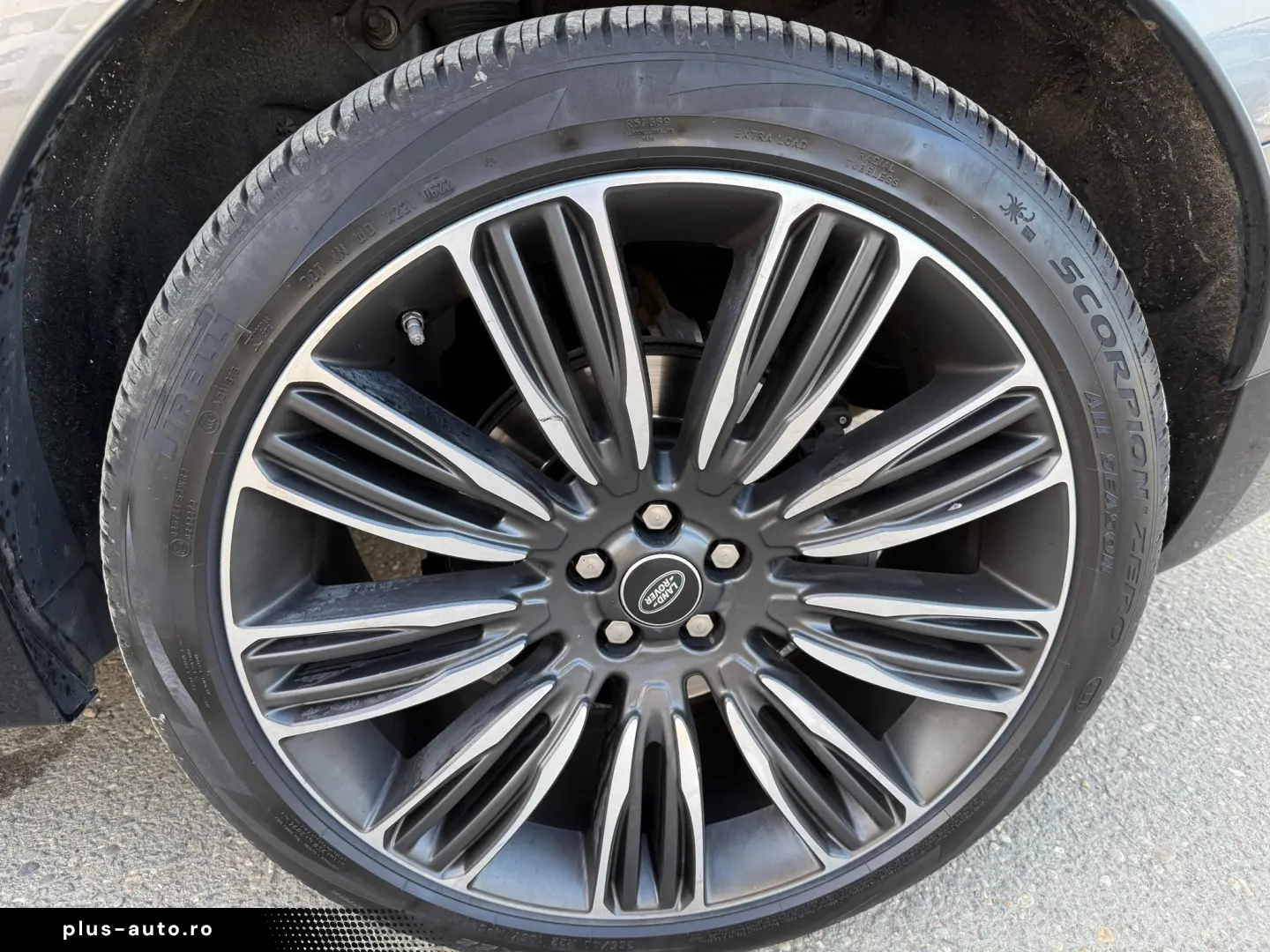 RANGE ROVER VELAR     FIRST EDITION