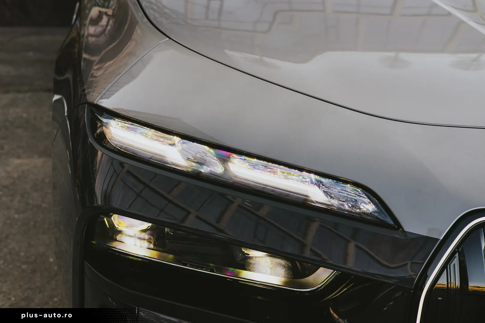 BMW M760e Individual BiColor - Preluare Leasing