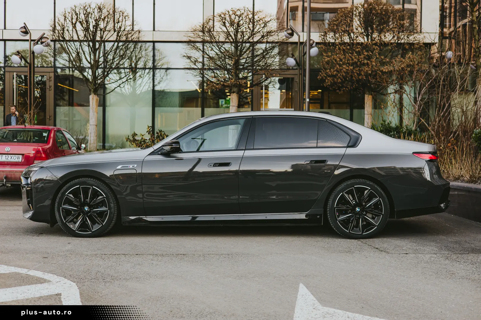 BMW M760e Individual BiColor - Preluare Leasing