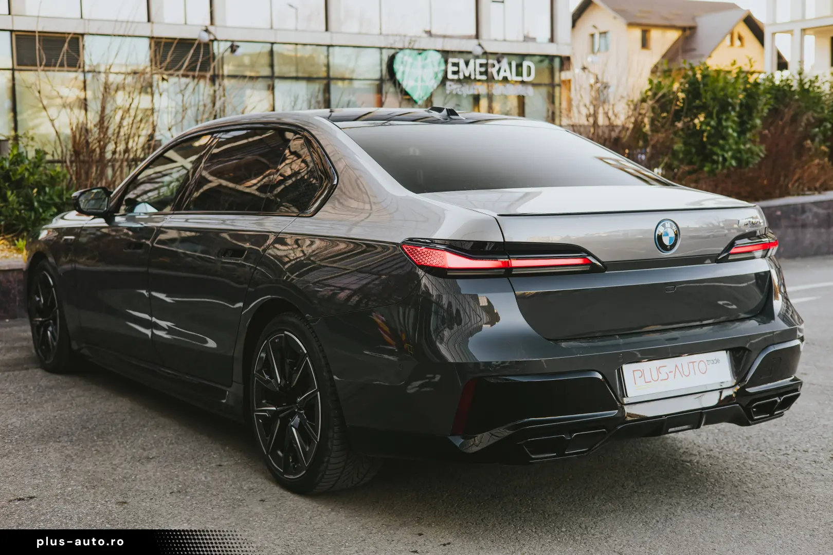 BMW M760e Individual BiColor - Preluare Leasing