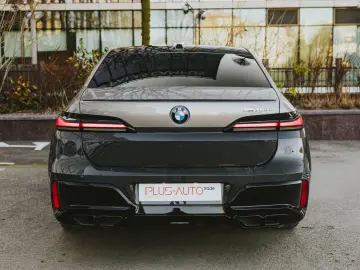 BMW M760e Individual BiColor - Preluare Leasing