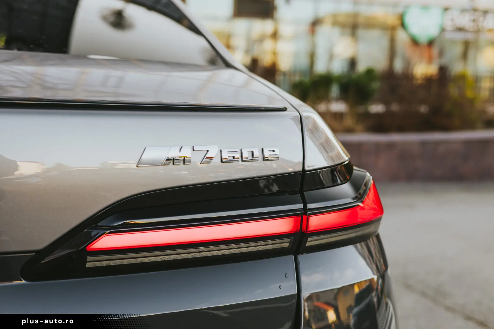 BMW M760e Individual BiColor - Preluare Leasing