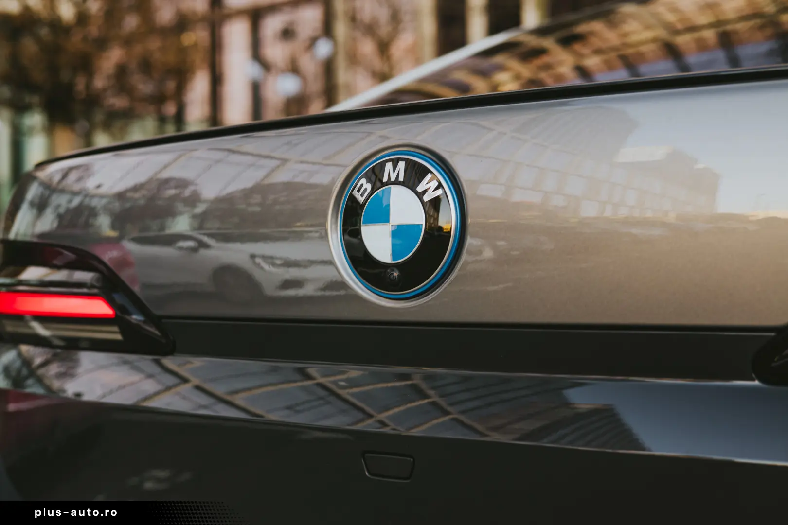 BMW M760e Individual BiColor - Preluare Leasing