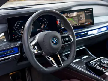 BMW M760e Individual BiColor - Preluare Leasing