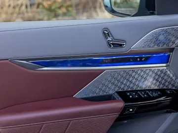 BMW M760e Individual BiColor - Preluare Leasing