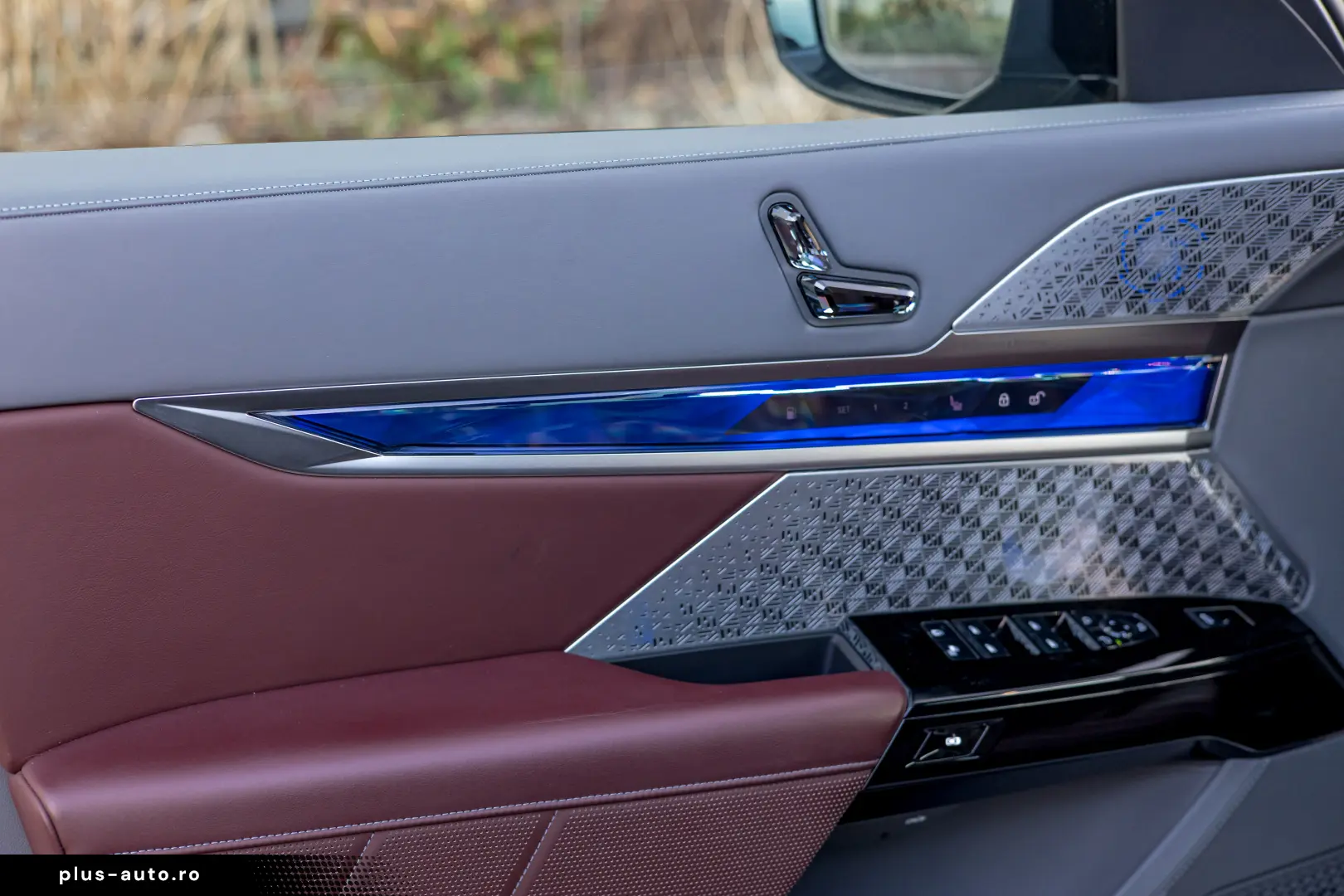 BMW M760e Individual BiColor - Preluare Leasing