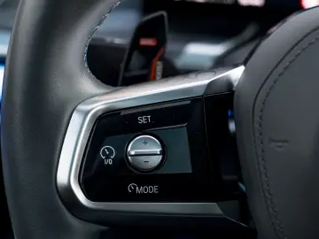 BMW M760e Individual BiColor - Preluare Leasing