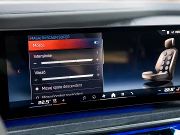 BMW M760e Individual BiColor - Preluare Leasing